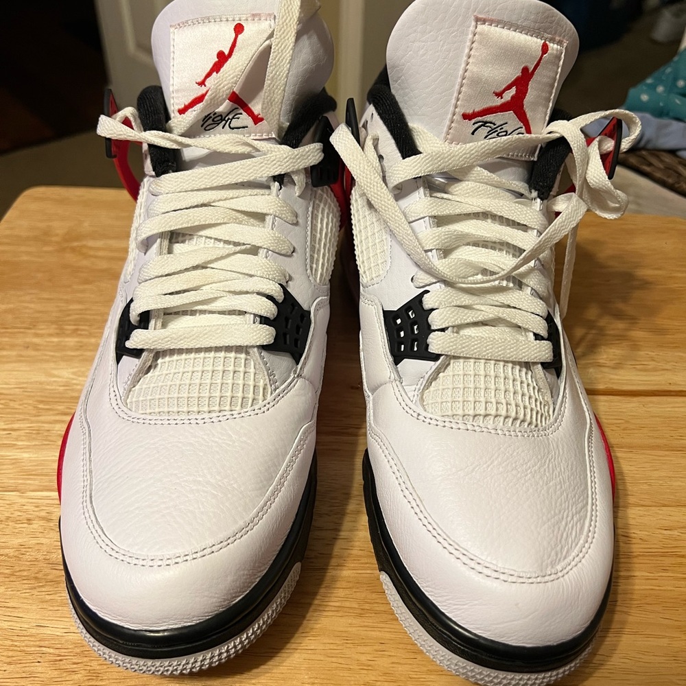 Air Jordan Retro 4